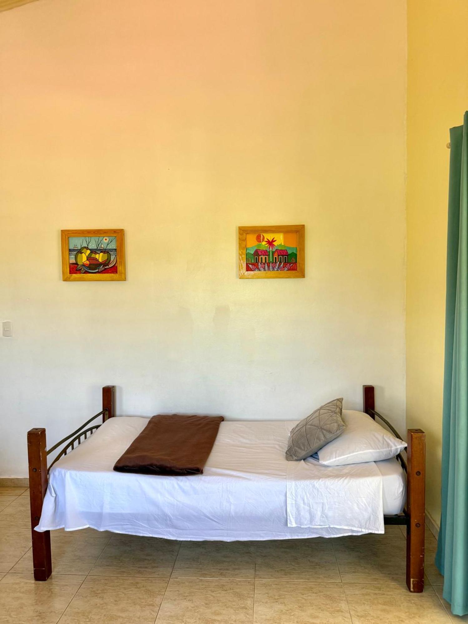 Hotel Al Mare Barahona Exteriör bild